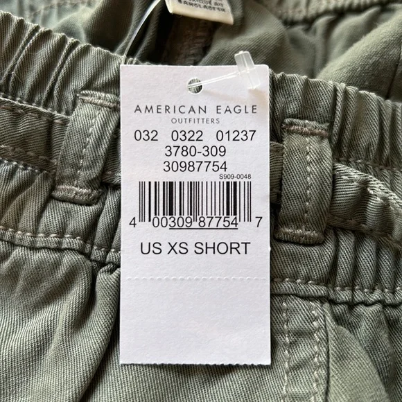 American Eagle Cargo Jogger Pants!
Size XS Short! NWT! - Picture 6 of 6